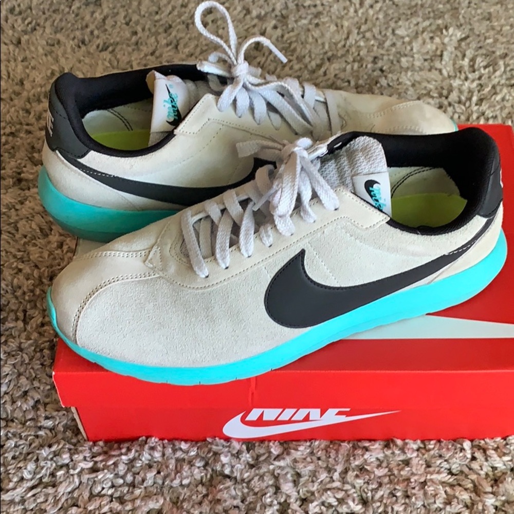 Nike Sneakers